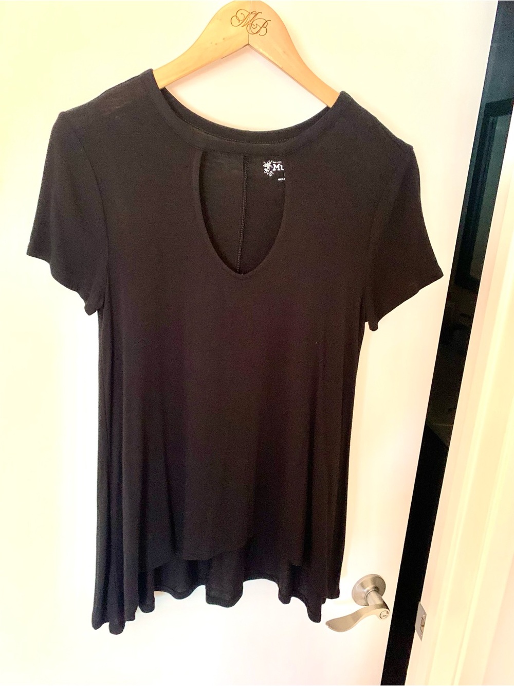 Mudd Black Short Sleeve Keyhole Swing Top